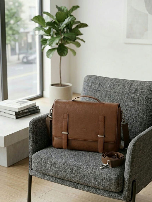 Messenger Bag in Dark Brown
