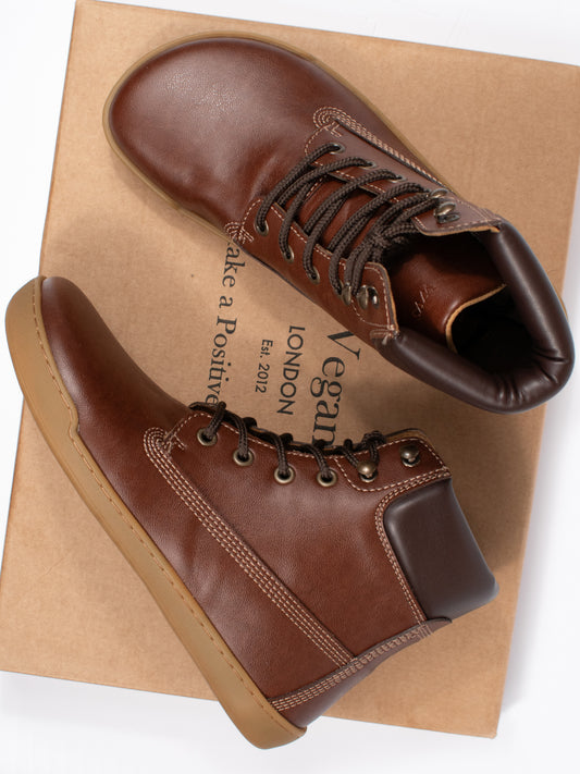 Barefoot Dock Boots in Chestnut
