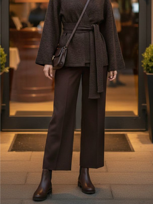 Luxe Smart Chelsea Boots in Black