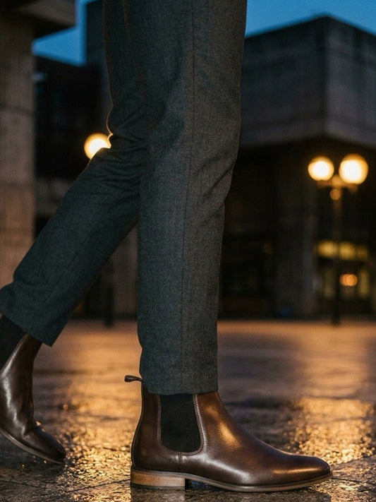 Chelsea Boots in Black