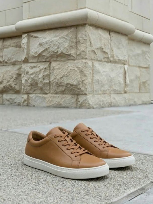 Smart Sneakers in Black
