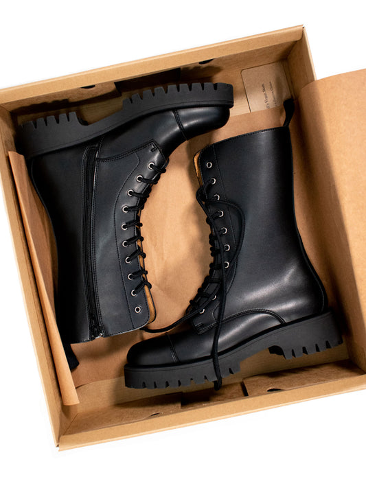 Track Sole 10 Eye Boots in Black