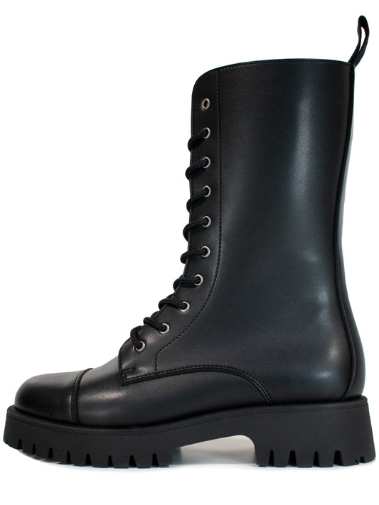 Track Sole 10 Eye Boots in Black