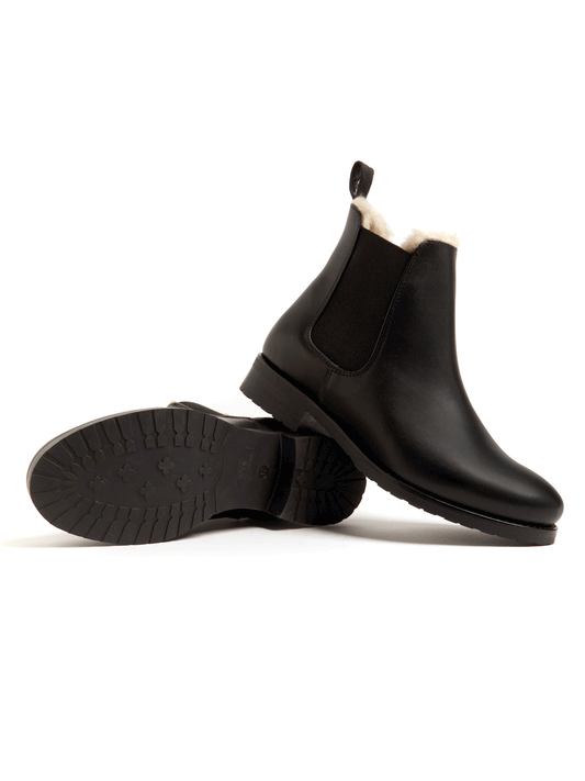 Luxe Insulated Smart Chelsea Boots in Black