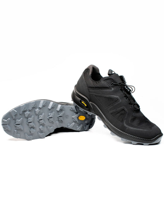 WVSport Oakes Cross Running Trainers in Black Edition