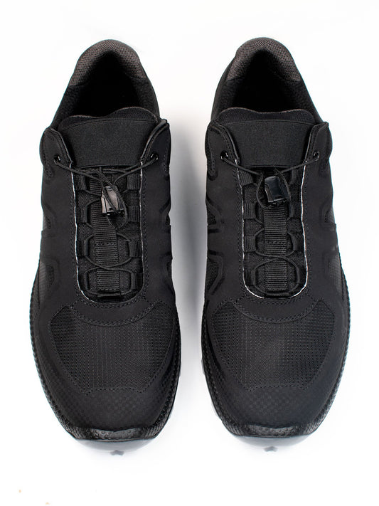 WVSport Oakes Cross Running Trainers in Black Edition