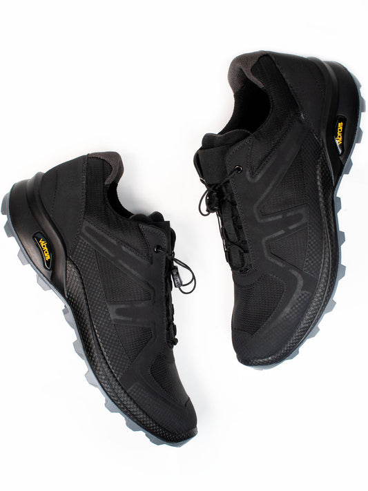 WVSport Oakes Cross Running Trainers in Black Edition
