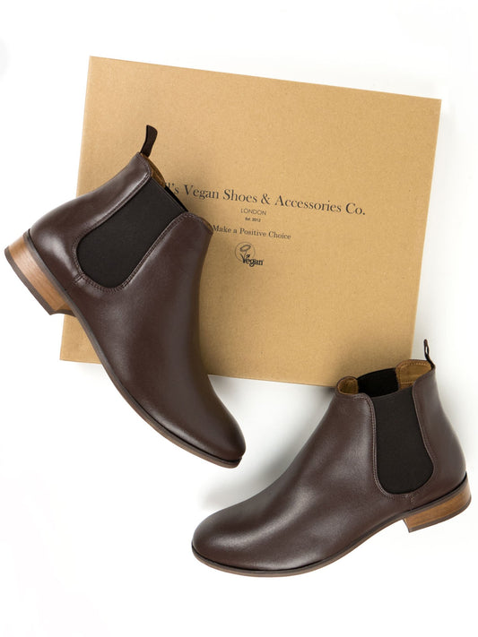 Chelsea Boots in Black