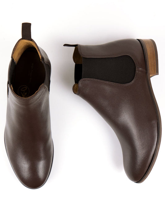 Chelsea Boots in Black