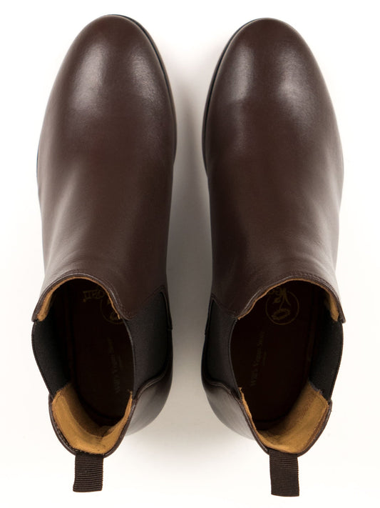 Chelsea Boots in Black