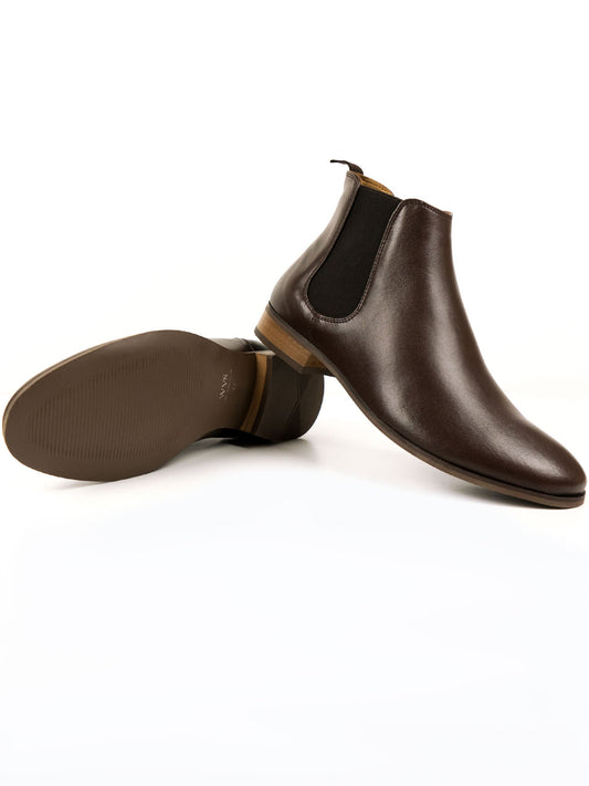 Chelsea Boots in Black