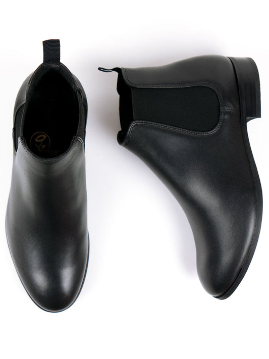 Chelsea Boots in Black