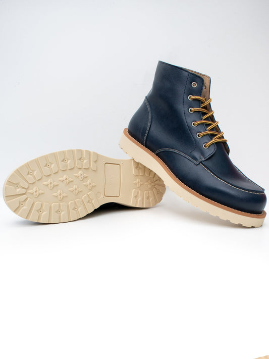 Low Rig Boots in Navy Blue