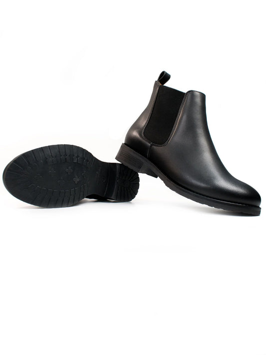 Luxe Smart Chelsea Boots in Black