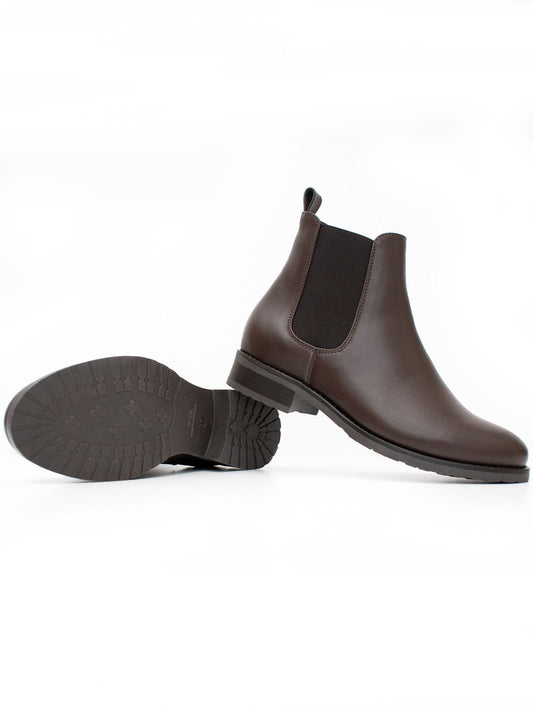 Luxe Smart Chelsea Boots in Black